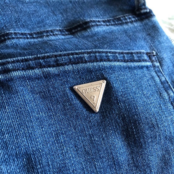 High waisted GUESS denim shorts - Picture 4 of 5